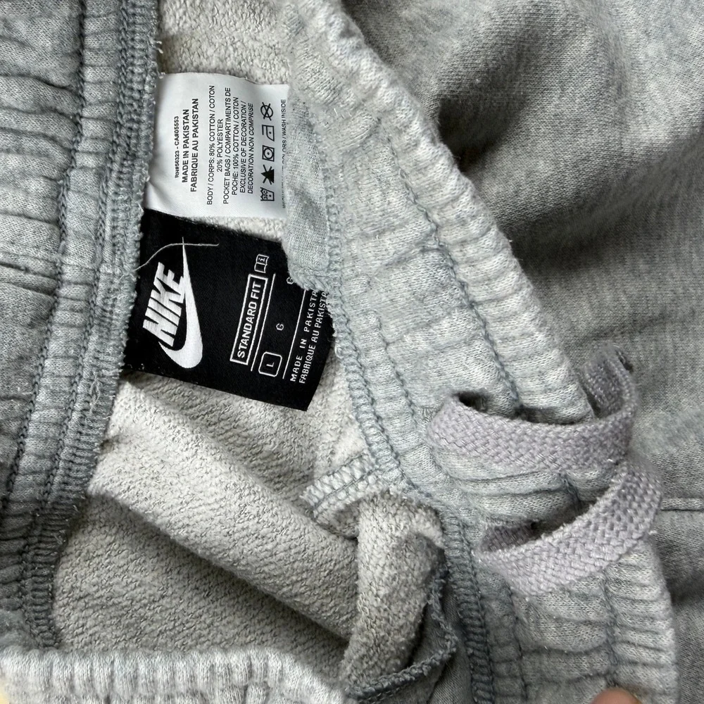 Nike Boys Gray Just Do It Graphic Fleece Sweatpants Joggers Size Large L 14-16